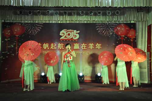 9、歌舞《微山湖》 腫瘤一科   二等獎.JPG