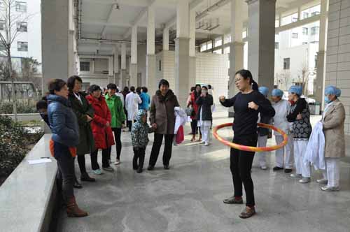 呼啦圈比賽 4.JPG